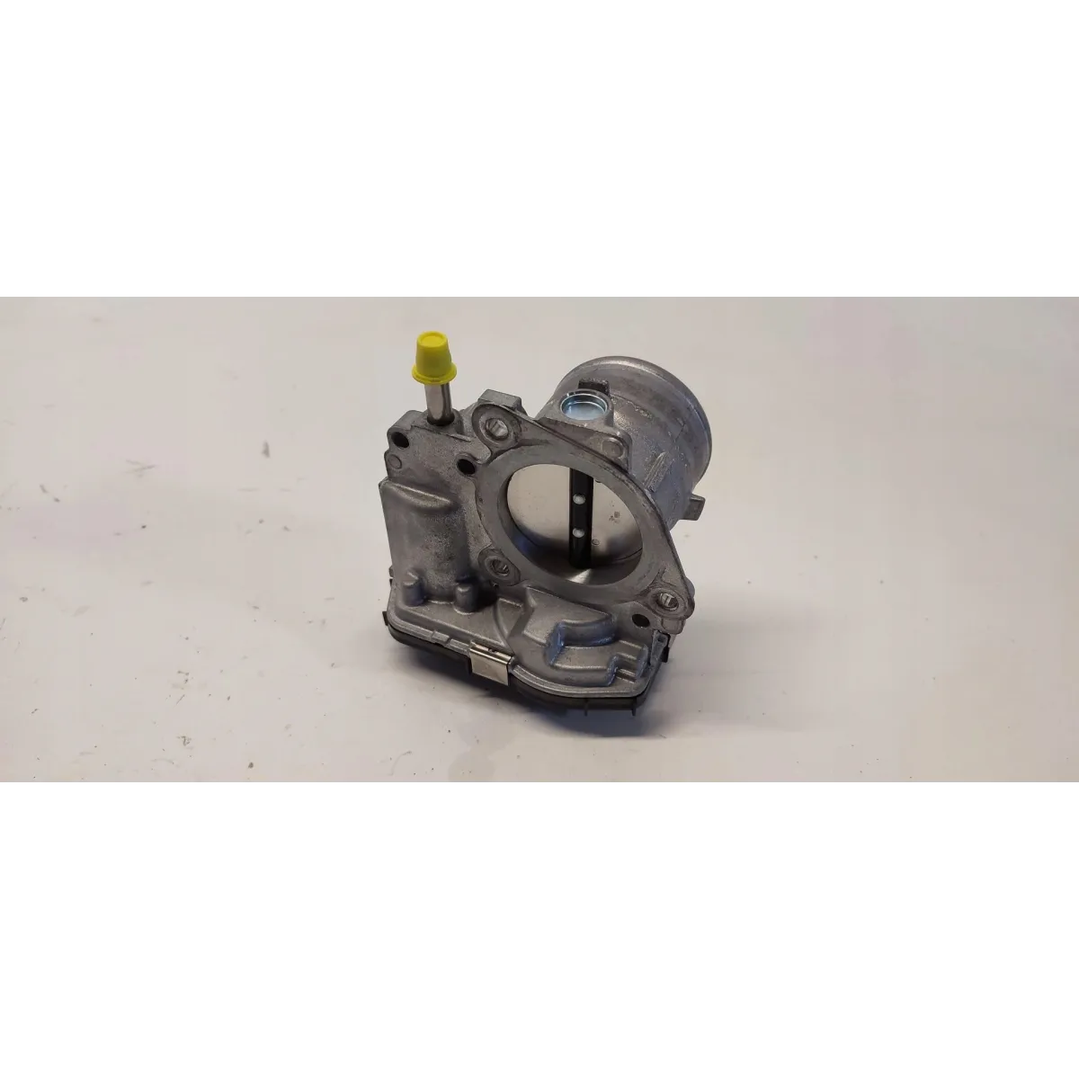 MAZDA 2 TOYOTA YARIS IV PRZEPUSTNICA 1.5 HYBRID 22030-F3030