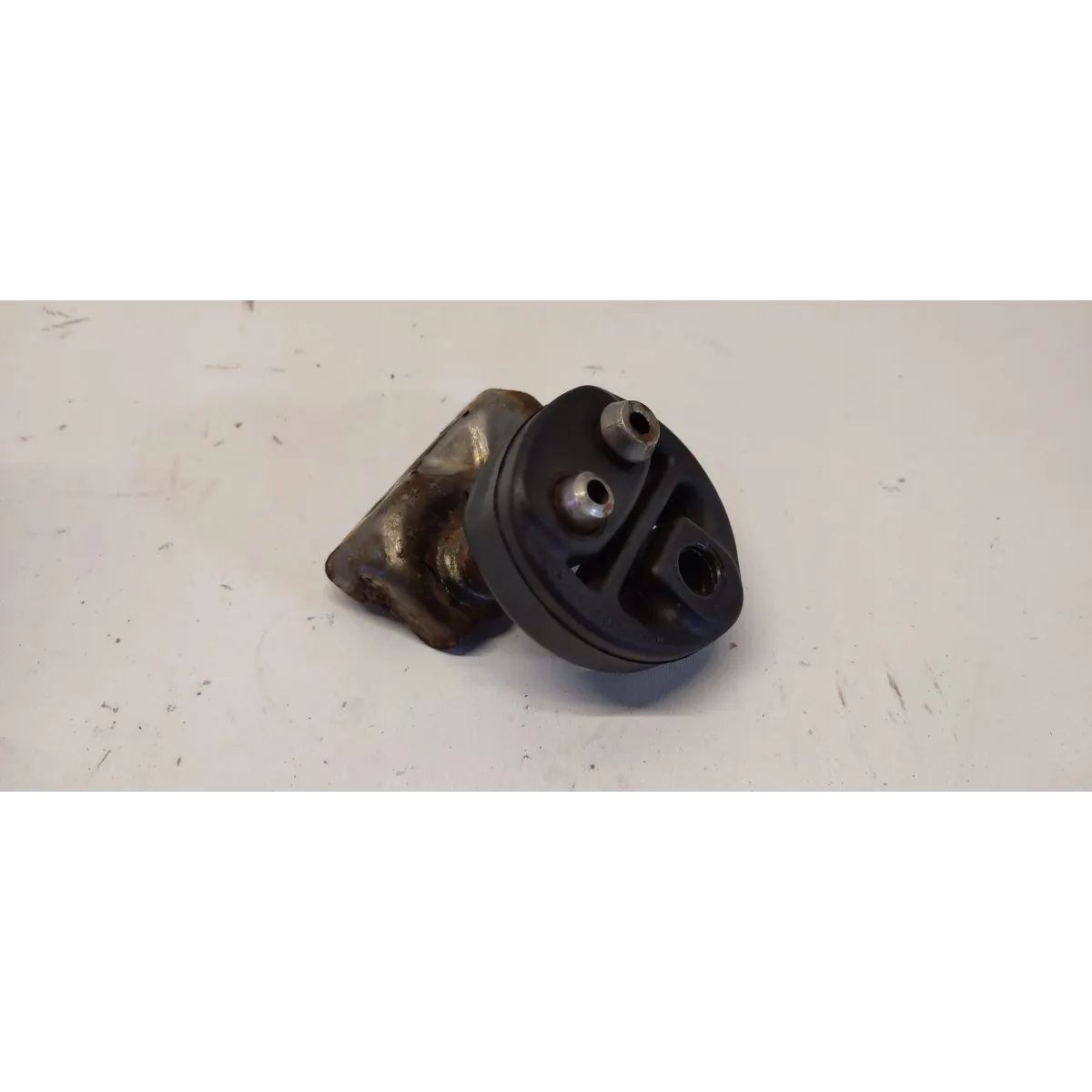 MAZDA 2 TOYOTA YARIS IV MOCOWANIE WYDECHU WIESZAK 17565-74320