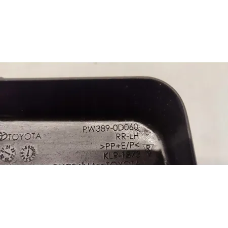 MAZDA 2 TOYOTA YARIS IV CHLAPACZ LEWY TYŁ PW389-0D060