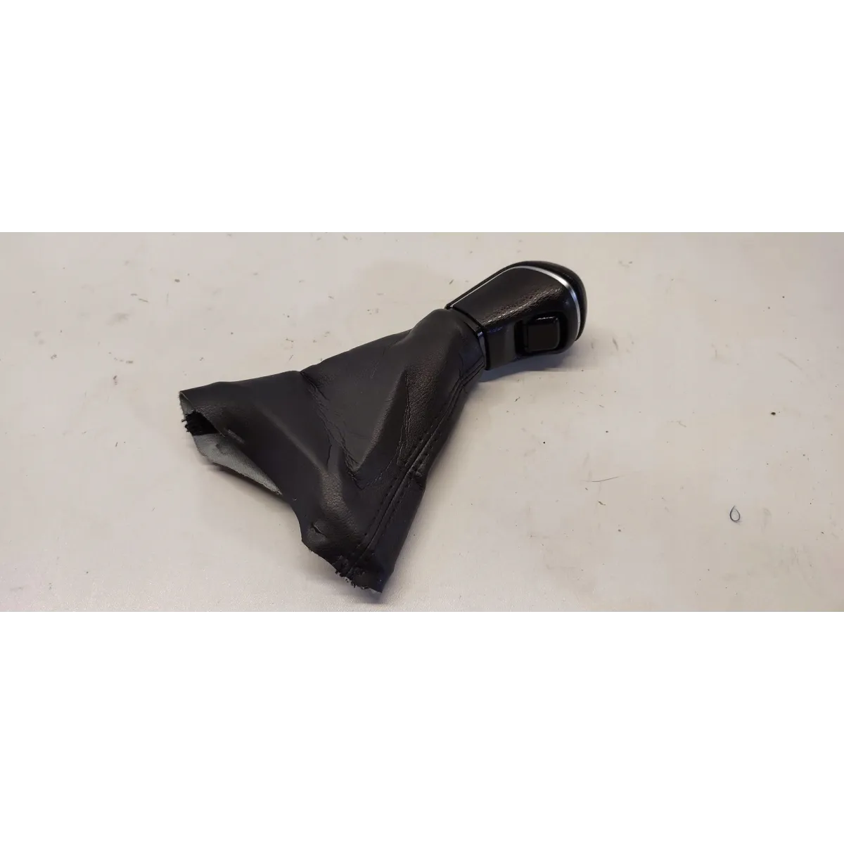 MAZDA 2 TOYOTA YARIS IV GAŁKA MIESZEK BIEGÓW AUTOMAT