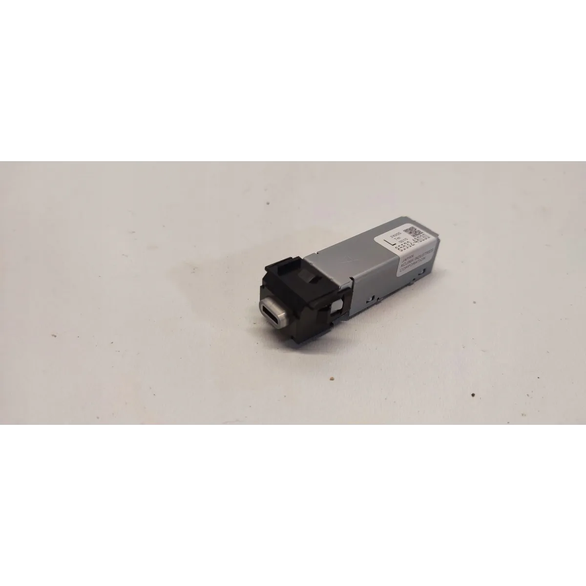 MAZDA 2 TOYOTA YARIS IV GNIAZDO USB 85532-48030