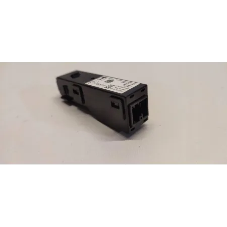 MAZDA 2 TOYOTA YARIS IV GNIAZDO PORT USB 86190-46010