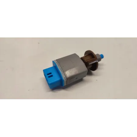 MAZDA 2 TOYOTA YARIS IV CZUJNIK STOPU 360-2T3D