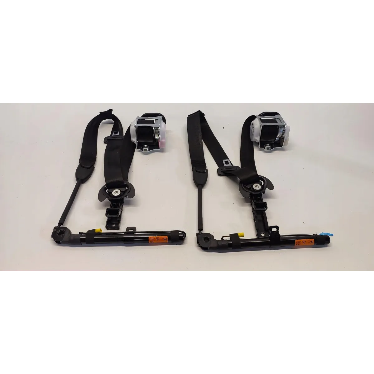 VW TAYRON PASY BEZPIECZEŃSTWA PRZÓD KOMPLET 571857706 571857705