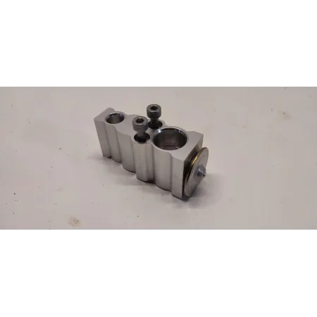 MAZDA 2 TOYOTA YARIS IV ZAWÓR ROZPRĘŻNY KLIMATYZACJI