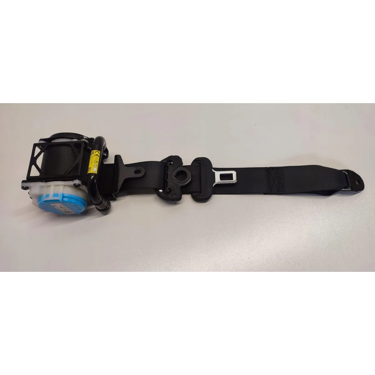 MAZDA 2 TOYOTA YARIS IV PAS BEZPIECZEŃSTWA LEWY TYŁ 73370-K0011