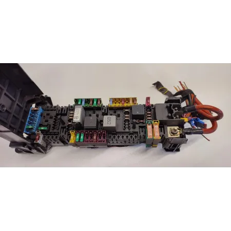 MERCEDES VITO SKRZYNKA BEZPECZNIKÓW A4475401440