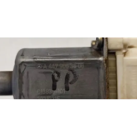 MERCEDES VITO W447 SILNICZEK SZYB PRAWY PRZÓD A4479063600