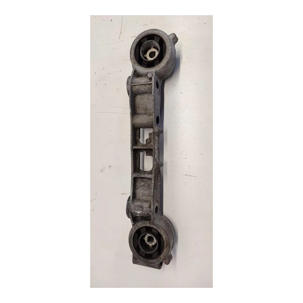 MERCEDES VITO W447 ŁAPA MOCOWANIE DYFRA DYFERENCJAŁU TYŁ A4473530600