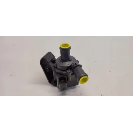 VW TIGUAN II POMPKA WODY 2.0 TDI 5Q0965561B