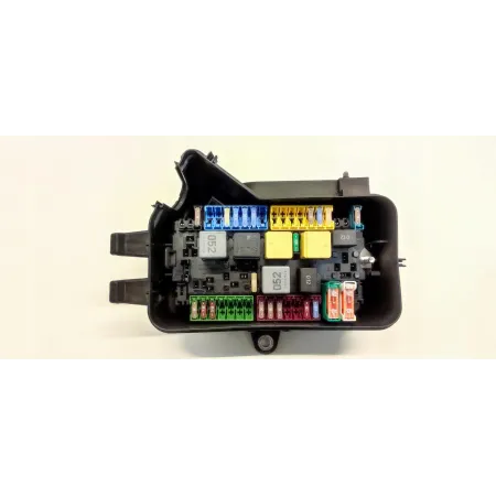 MERCEDES VITO W447 SKRZYNKA BEZPIECZNIKÓW A4475400082