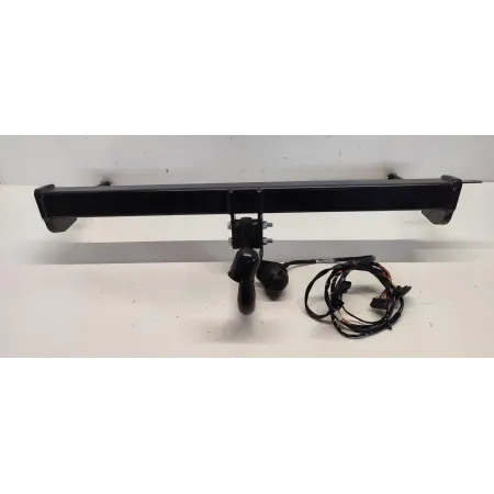 VW TAYRON HAK HOLOWNICZY TOW TRUST