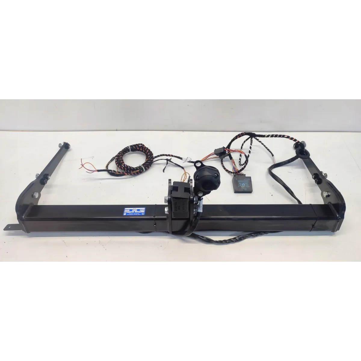 VW TIGUAN II HAK HOLOWNICZY TOW TRUST