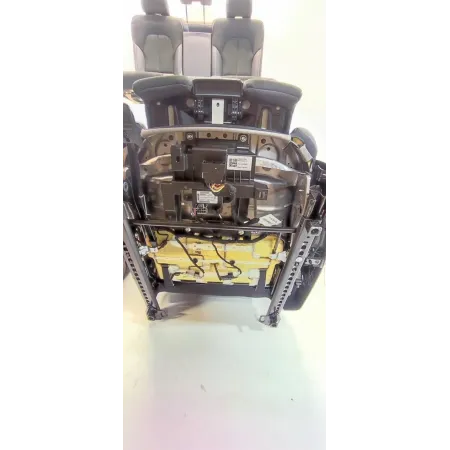 VOLVO XC40 FOTELE KANAPA ALKANTARA SKÓRA