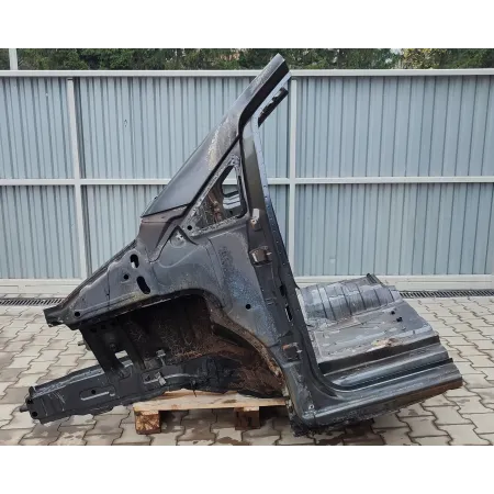 MERCEDES VITO W447 ĆWIARTKA LEWY PRZÓD 831