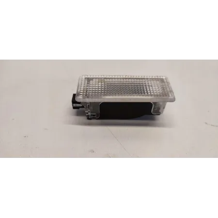 MERCEDES X117 CLA LAMPKA KABINY A0028201401