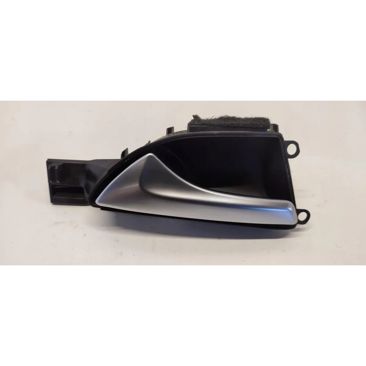 MERCEDES X117 CLA KLAMKA DRZWI LEWA A2467600561