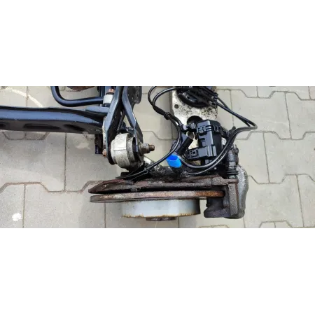 MERCEDES X117 CLA BELKA ZAWIESZENIE TYŁ SHOOTING BRAKE 2463504401