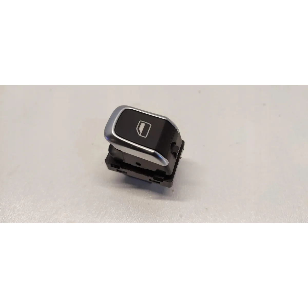 AUDI Q3 8U PRZEŁĄCZNIK SZYB