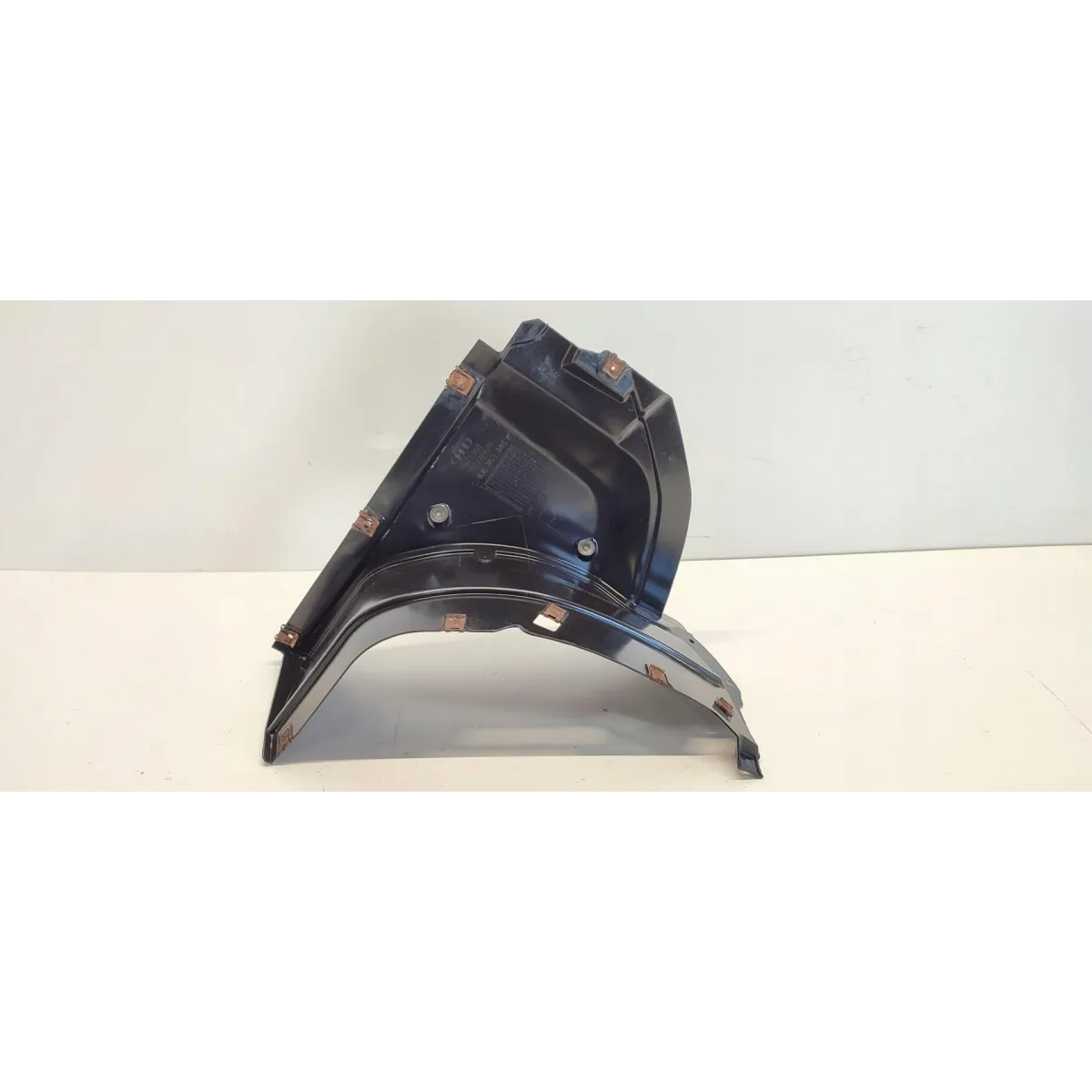AUDI Q3 8U NADKOLE PRAWY PRZÓD 8U0853888E
