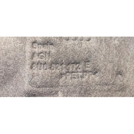 AUDI Q3 8U NADKOLE PRAWY PRZÓD 8U0821172E