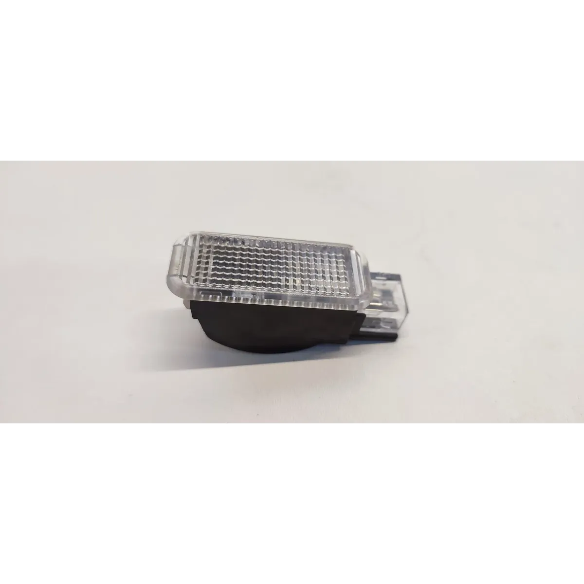AUDI Q3 8U LAMPKA KABINY 3B0947415B