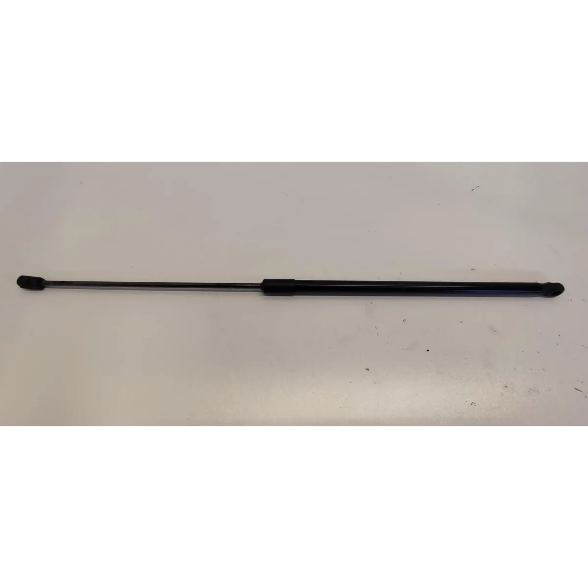 AUDI Q3 8U SIŁOWNIK MASKI 8U0823359B