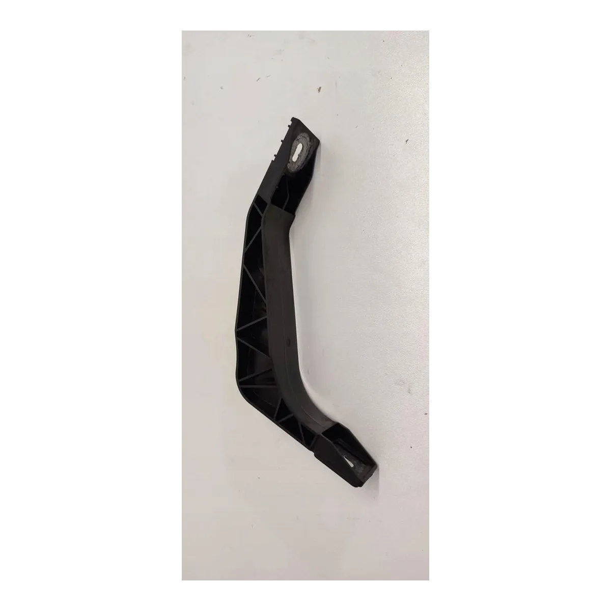 AUDI Q3 8U WSPORNIK PASA PRAWY PRZÓD 8U0805528