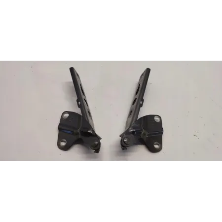 AUDI Q3 8U ZAWIASY MASKI KOMPLET LZ7S 8U0823302 8U0823301