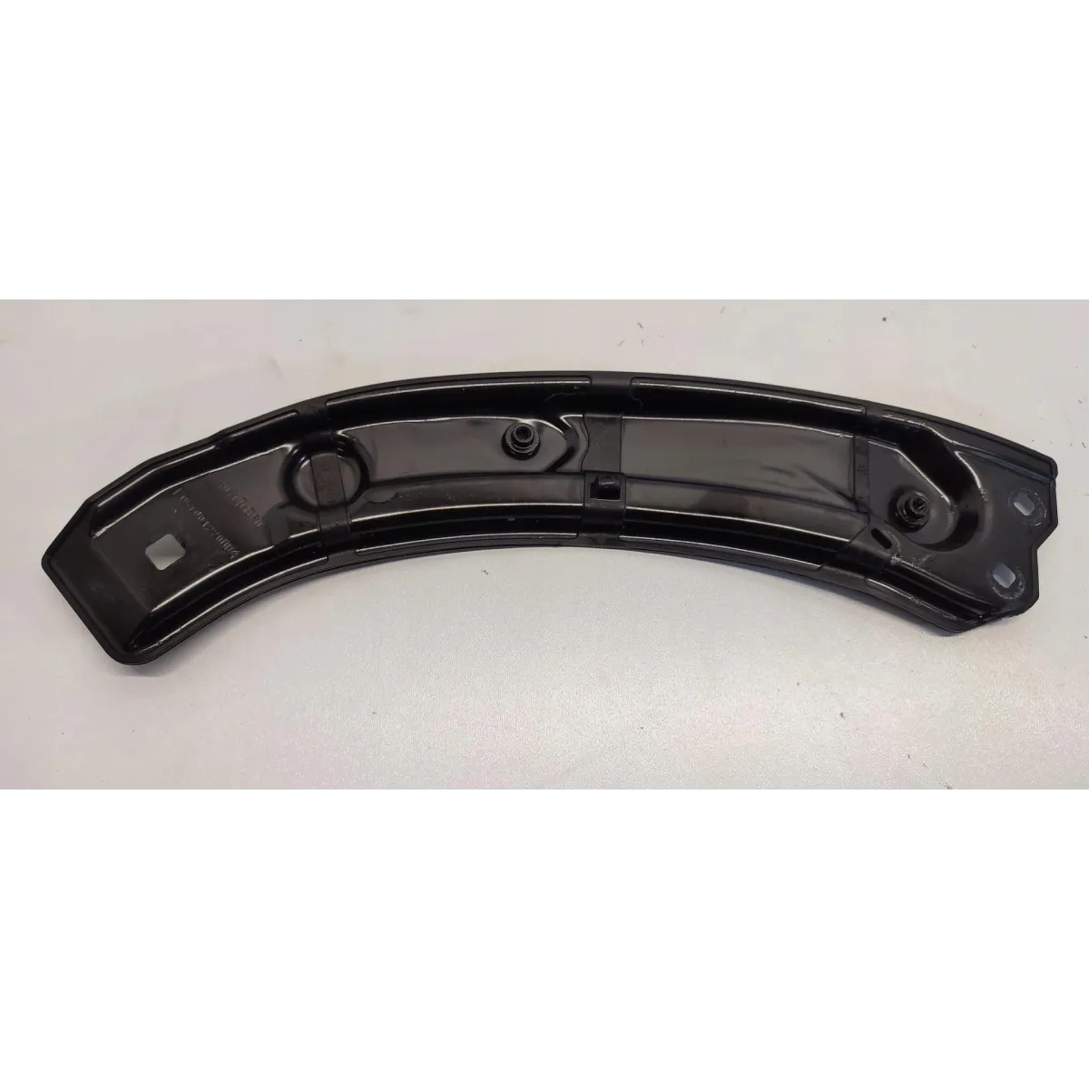 AUDI Q3 8U WSPORNIK PASA PRAWY PRZÓD 8U0805932