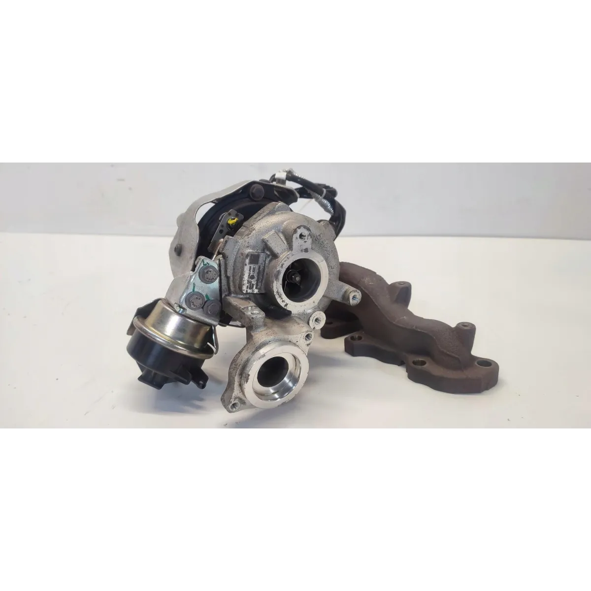 AUDI A4 B9 TURBOSPRĘŻARKA 2.0 TDI 04L253019AA