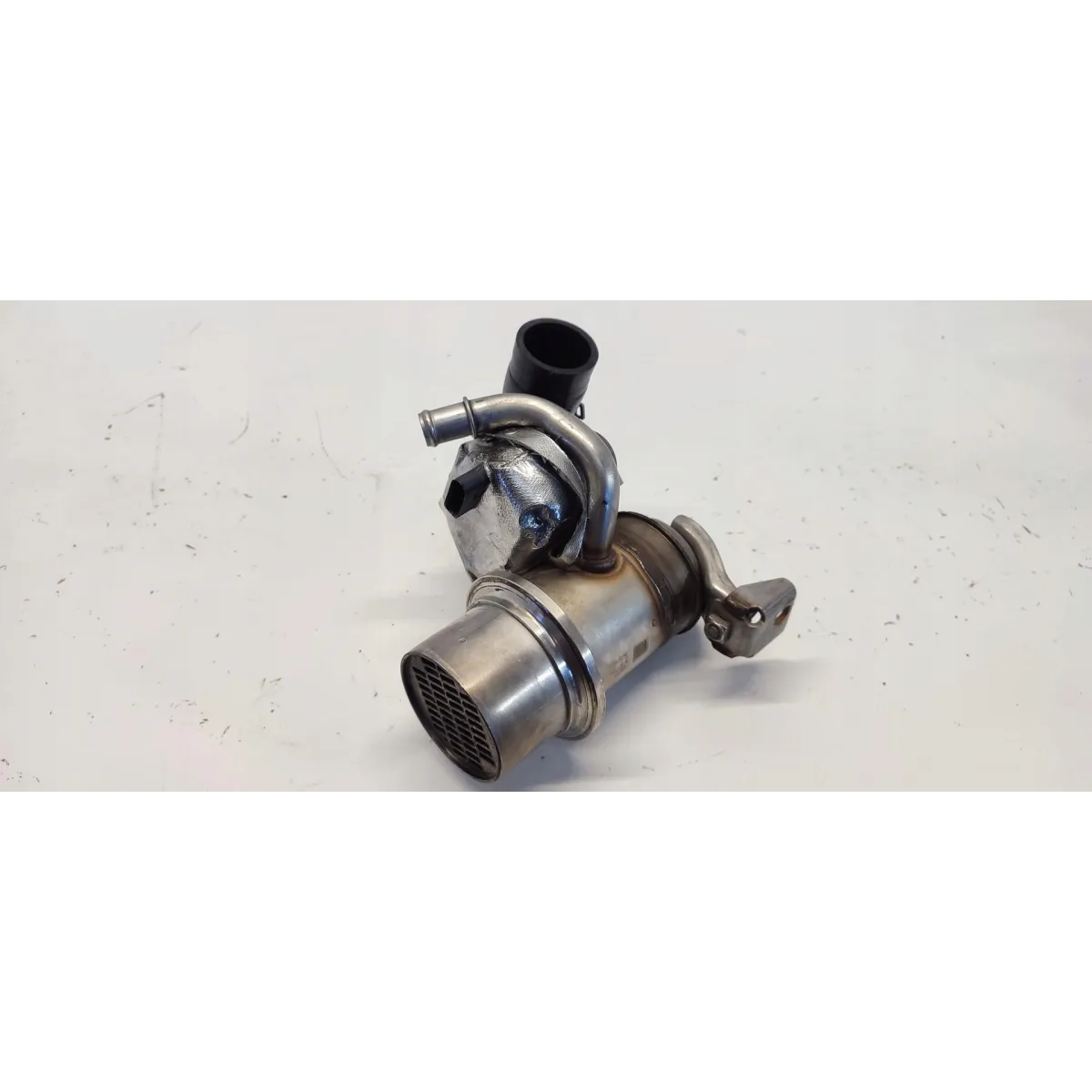 VW TIGUAN II CHŁODNICZKA EGR PRZEPUSTNICA 04L131501M 04L131512BH
