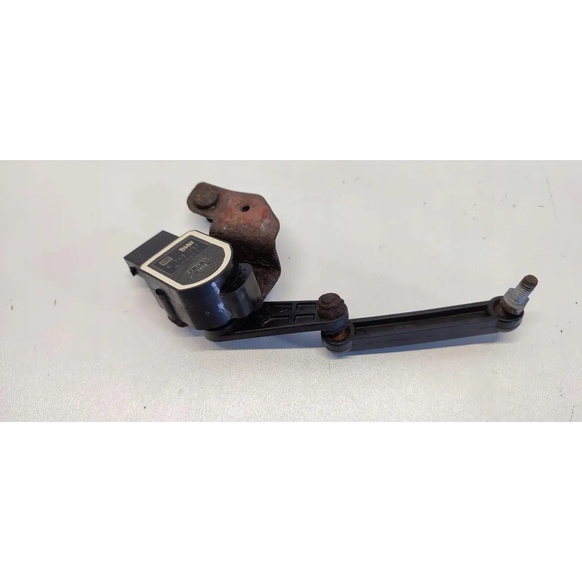 BMW E60 CZUJNIK POZIOMOWANIA 6763737 675797