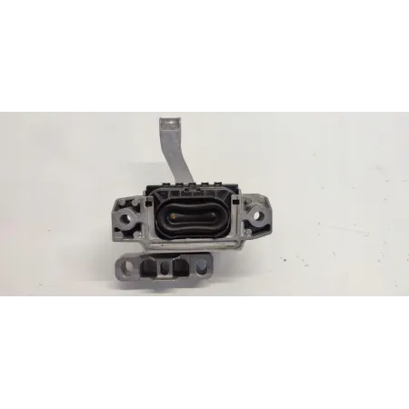AUDI Q3 83A ŁAPA PODUSZKA SILNIKA 5WA199262D