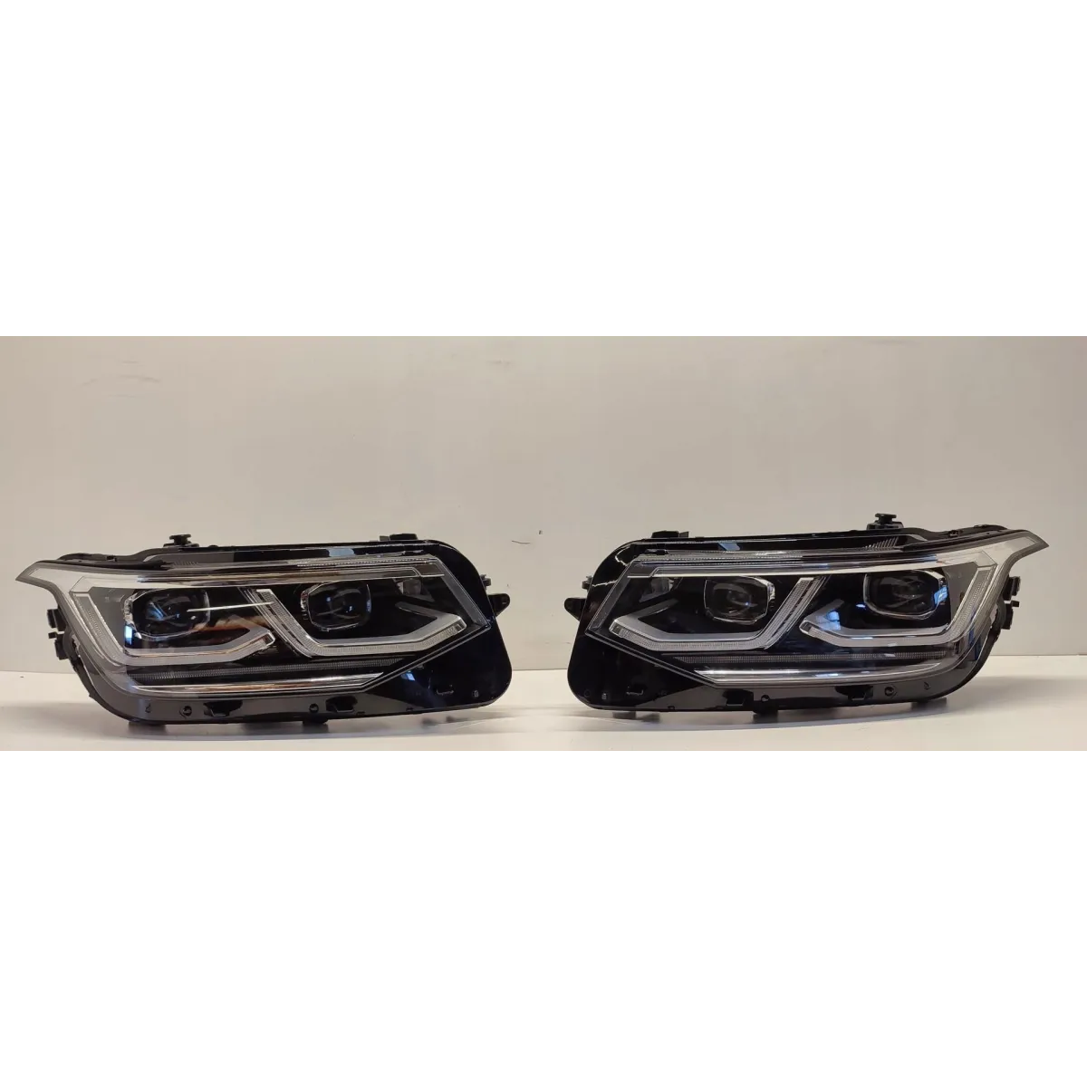 VW TIGUAN II LAMPY PRZÓD KOMPLET IQ LIGHT 5NC941082H 5NC941081H