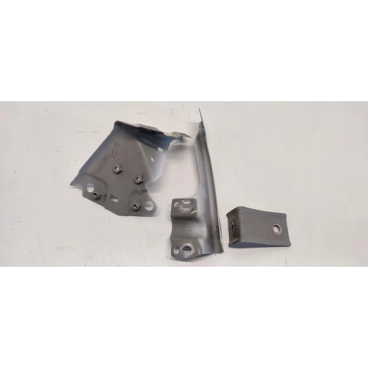 VW TIGUAN II MOCOWANIE BŁOTNIKA PRAWE KOMPLET 5NA821142B 5NA821430A