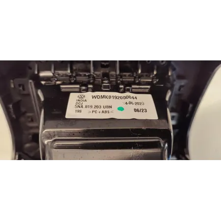 VW TIGUAN II KRATKA ZAŚLEPKA TUNELU 5NA864298L