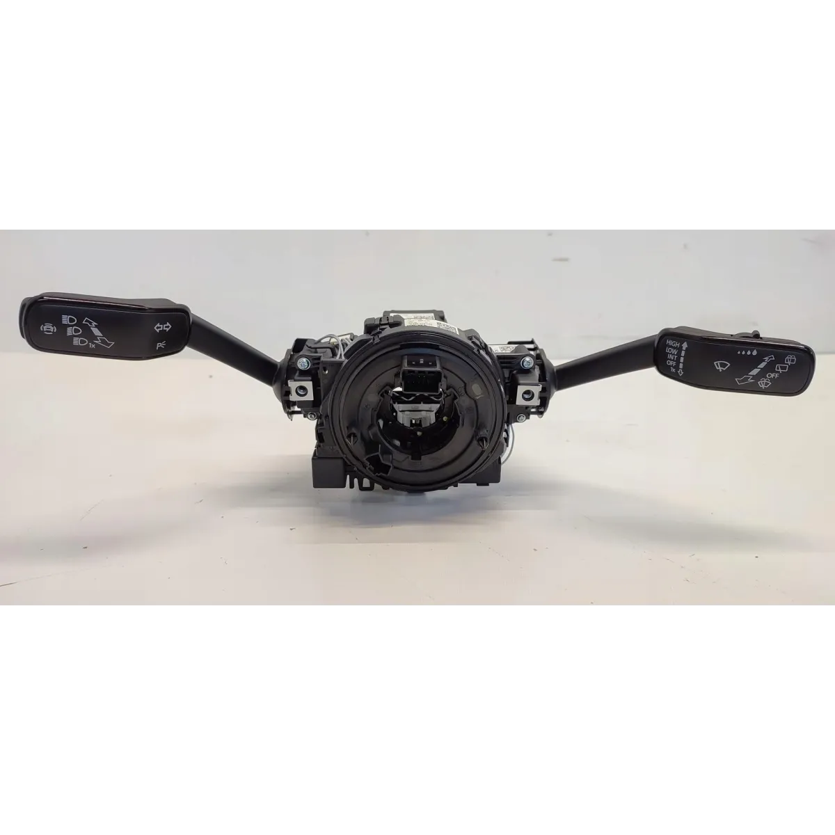 VW TIGUAN II MANETKI TASMA 5Q1953502BA 5Q1953521KS 5Q1953569K