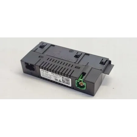 SKODA SUPERB 4 PORT GNIAZDO USB 5NA035700