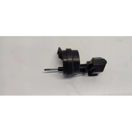 MERCEDES SL R230 SIŁOWNIK KLAPKI WLEWU A2306390007