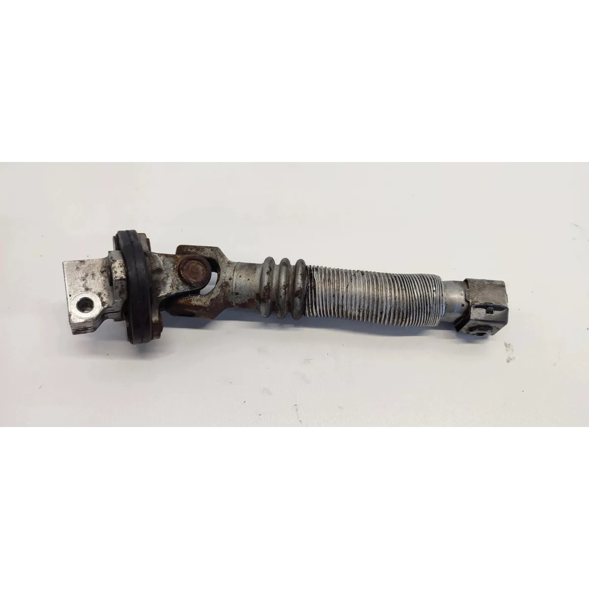 MERCEDES SL R230 KRZYŻAK KOLUMNY KIEROWNICZEJ A2204620378