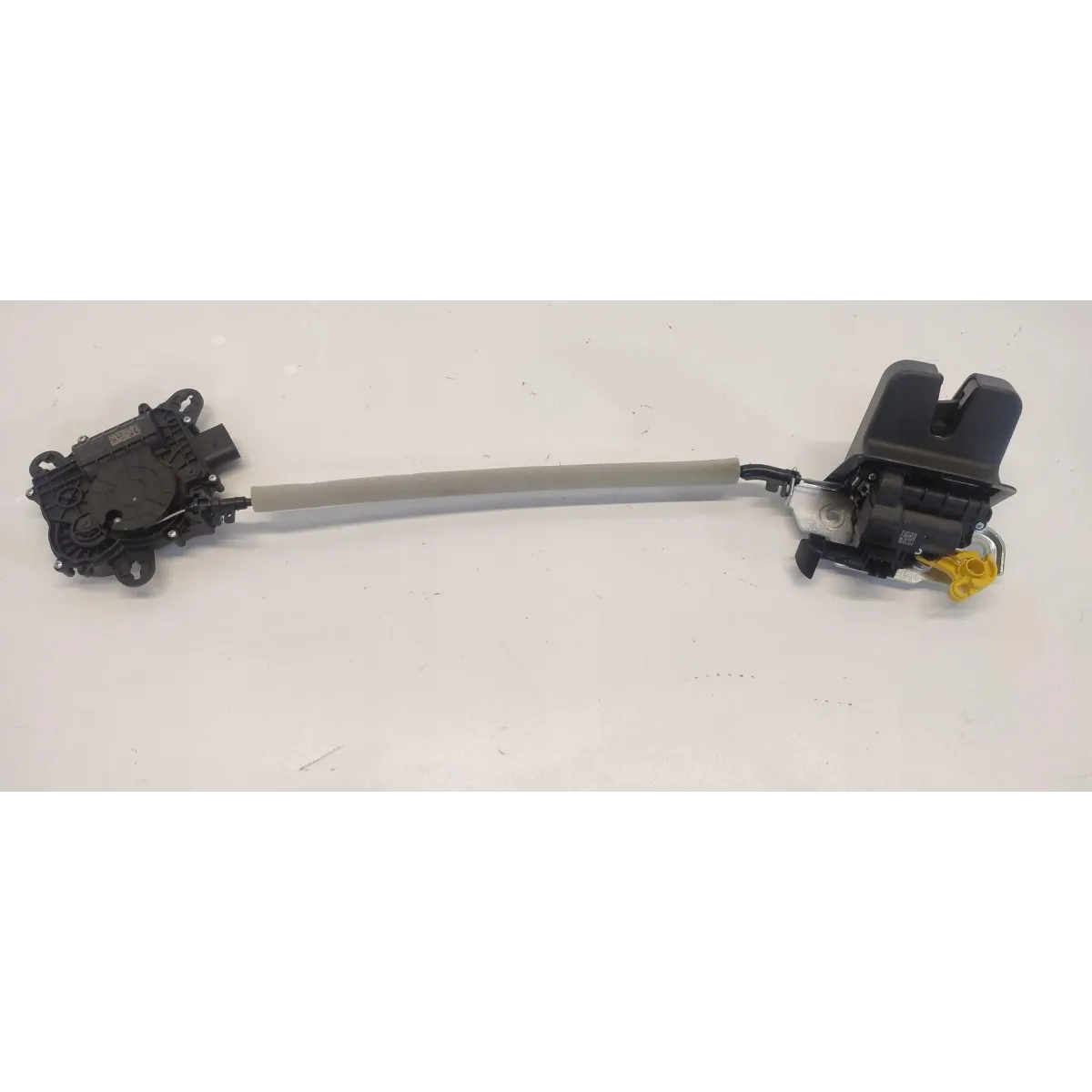 VW TAYRON ZAMEK DOCIĄG KLAPY BAGAŻNIKA 1T3827887B 11A827506A