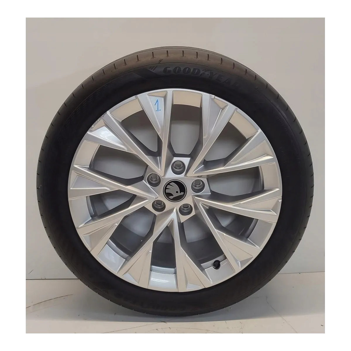 SKODA SUPERB 4 FELGA 18'' 3P0601025E