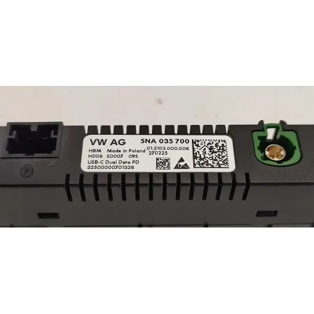 VW TAYRON PORT GNIAZDO USB 5NA035700