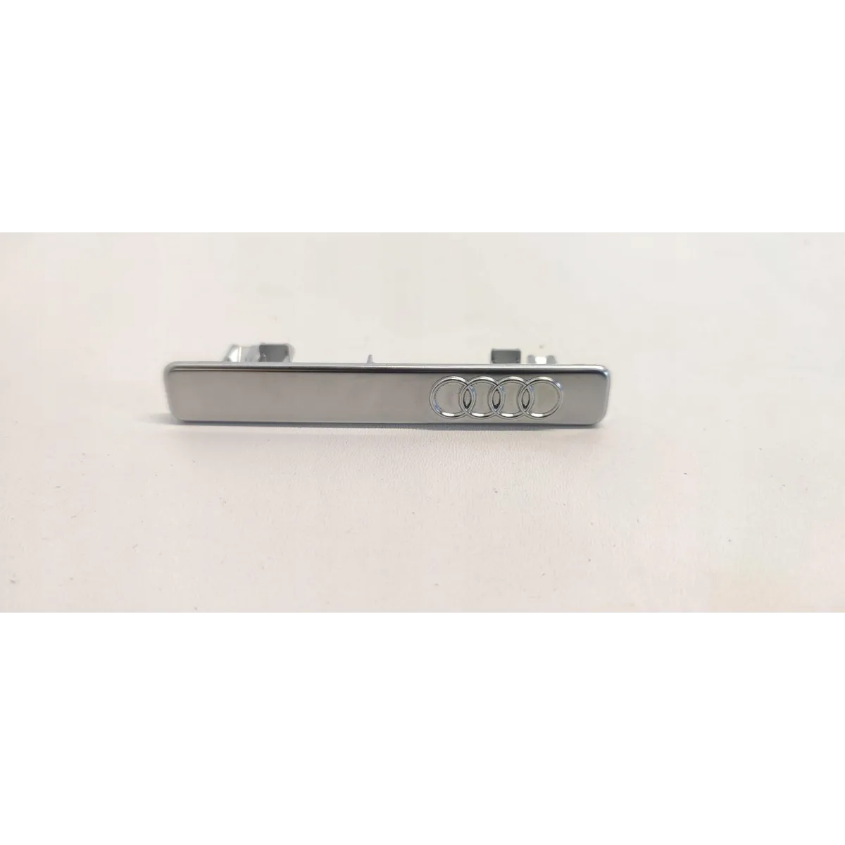 AUDI A4 B8 A5 8T ZNACZEK LOGO EMBLEMA DESKI 8T0853191B