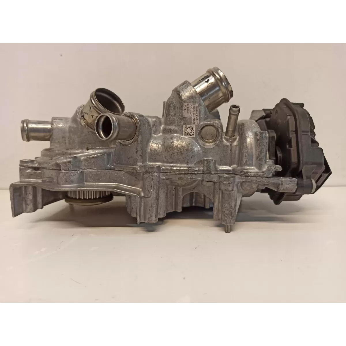 POMPA WODY NASTAWNIK 1.5 VW TIGUAN II 05E121117K
