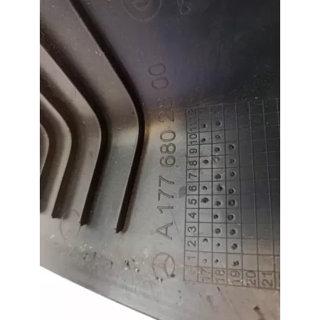 OSŁONA PROGU PRAWA MERCEDES W247 A1776802800