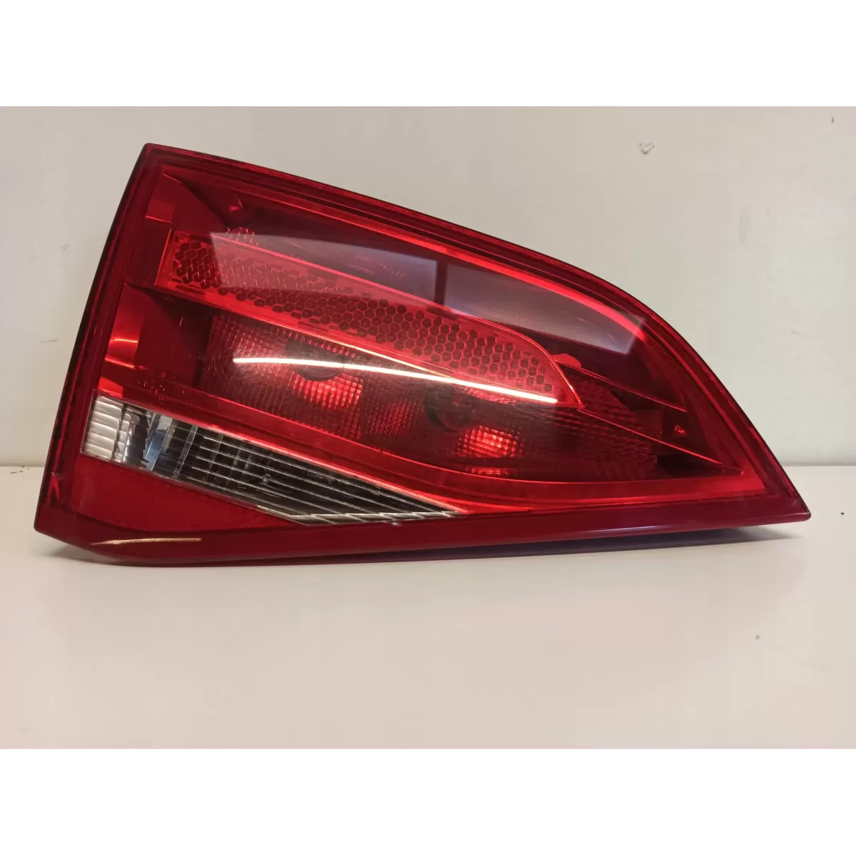 LAMPA LEWY TYŁ AUDI A4 B8 SEDAN 8K5945093D LAMPA LEWY TYŁ AUDI A4 B8 SEDAN 8K5945093D