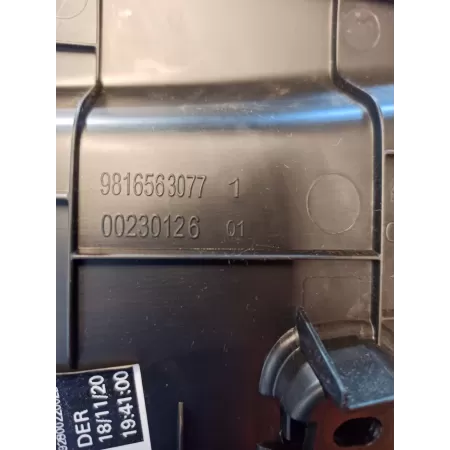 OSŁONA DESKI KONSOLI PRAWA BERLINGO IV 9816563077