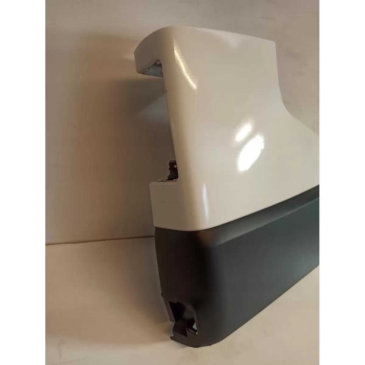 NAROŻNIK ZDERZAKA PRAWY TYŁ TRAFIC III 850167290R